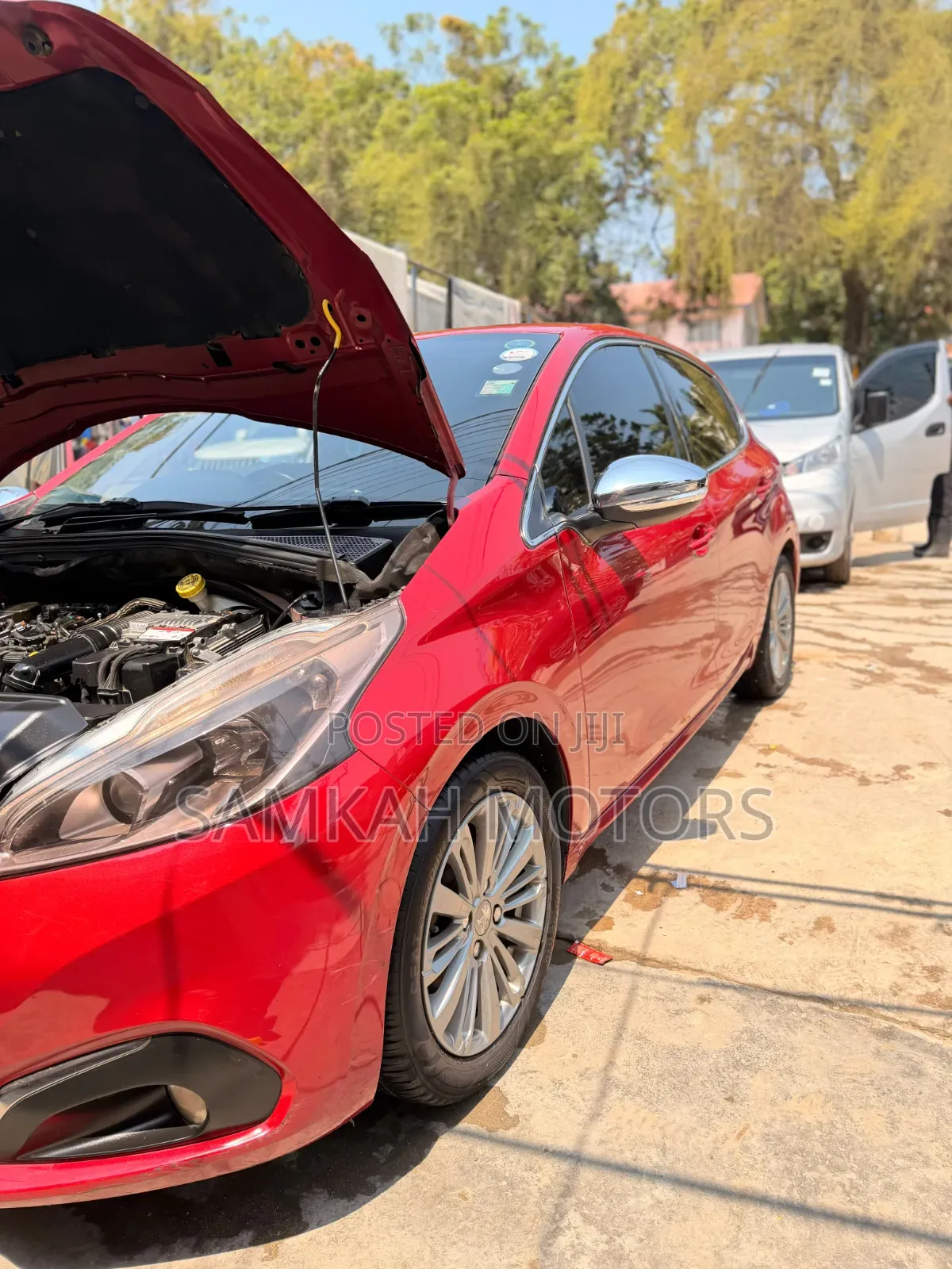 Peugeot 2008 2017 Red