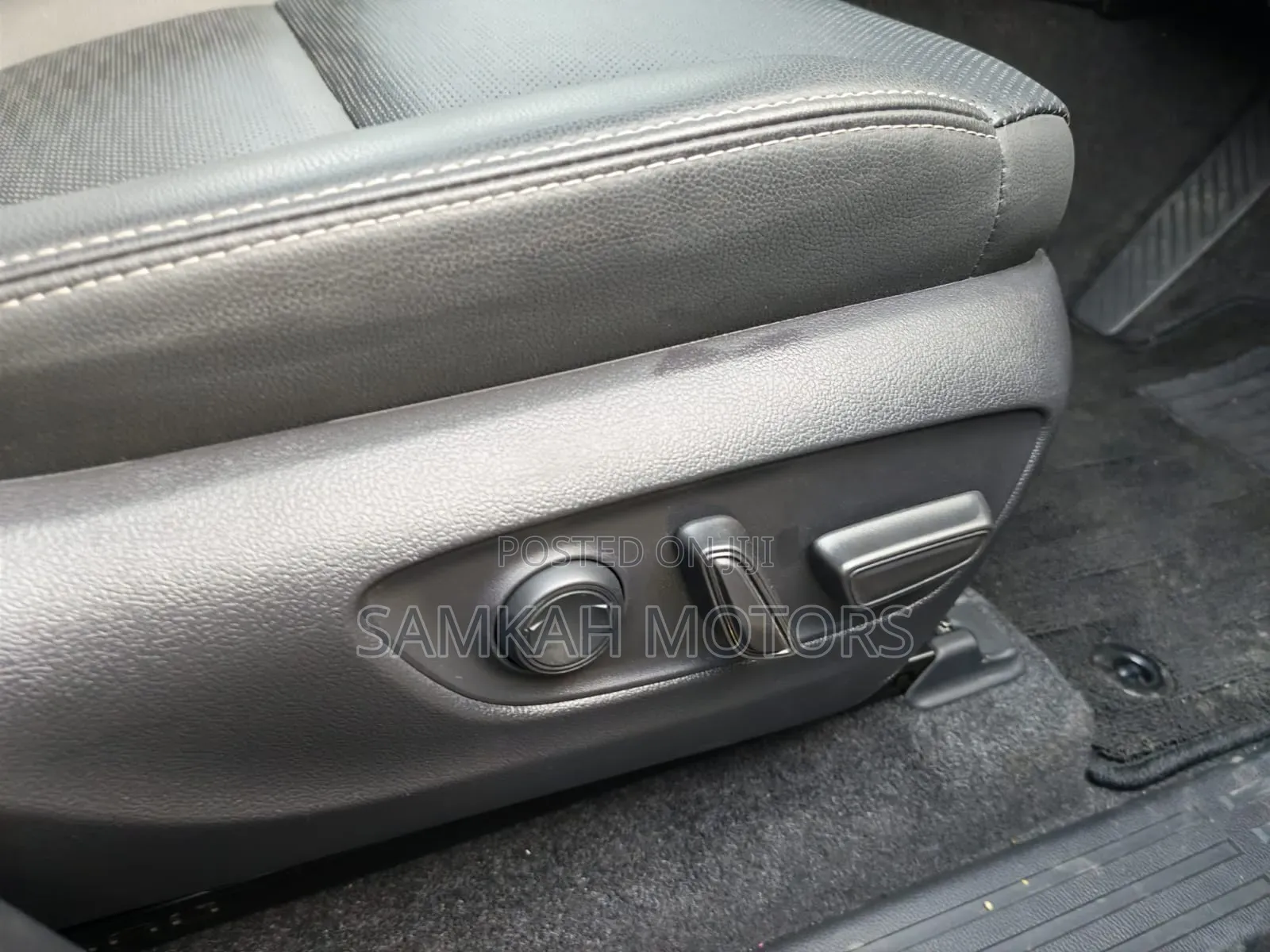 Toyota Land Cruiser Prado 2023 Gray