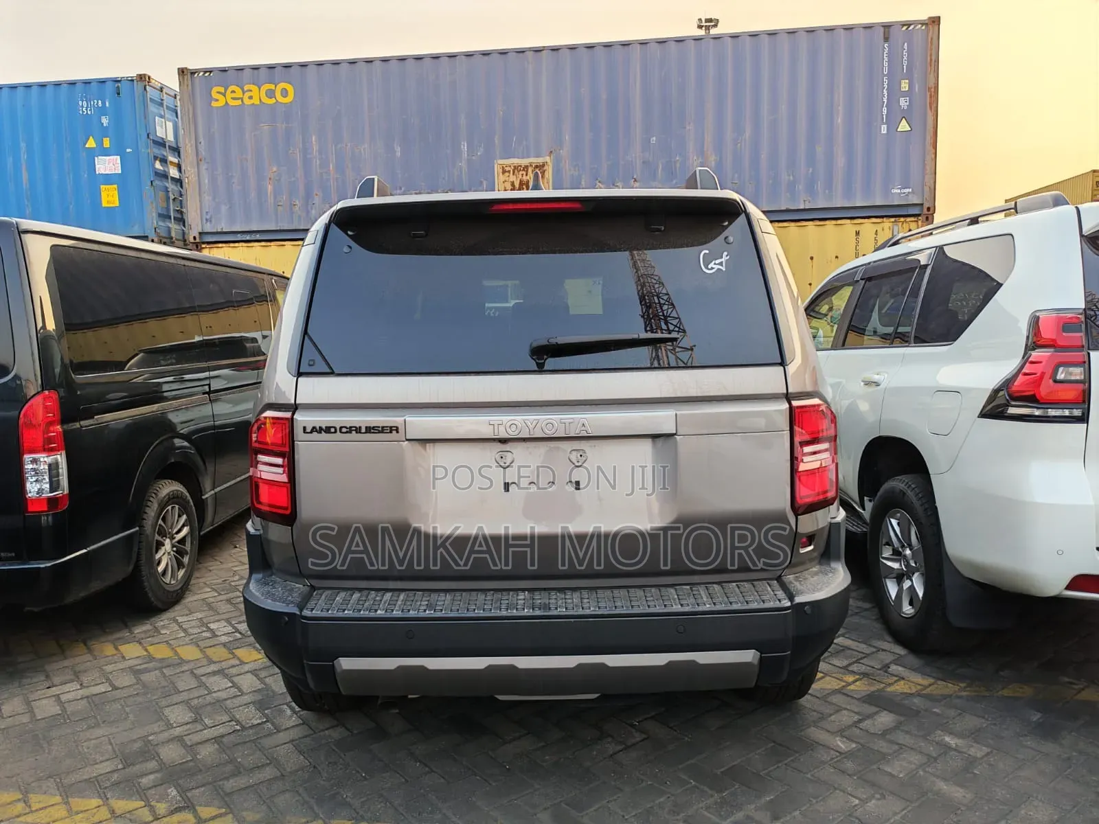 Toyota Land Cruiser Prado 2023 Gray