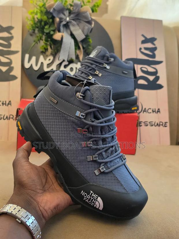 Northface Boots Uppercut Comfortable and Stylish - thumbnail 3