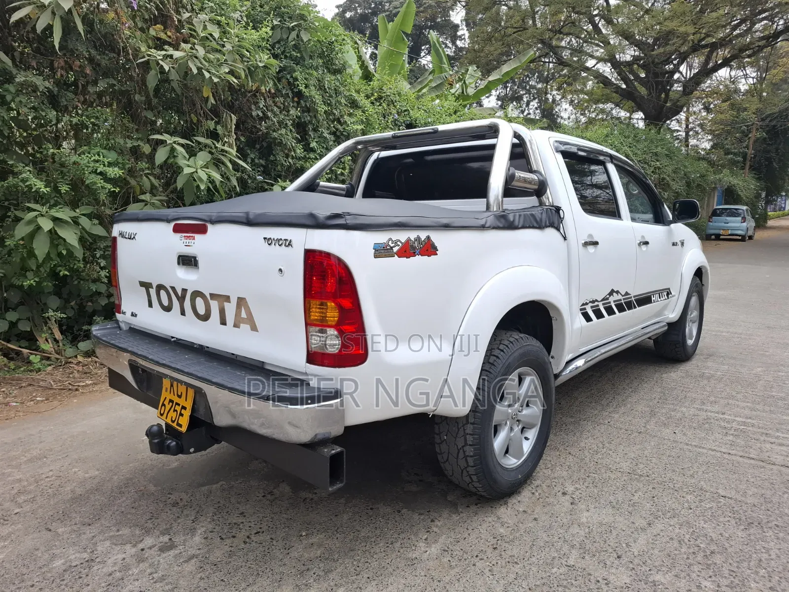 Toyota Hilux 2012 White