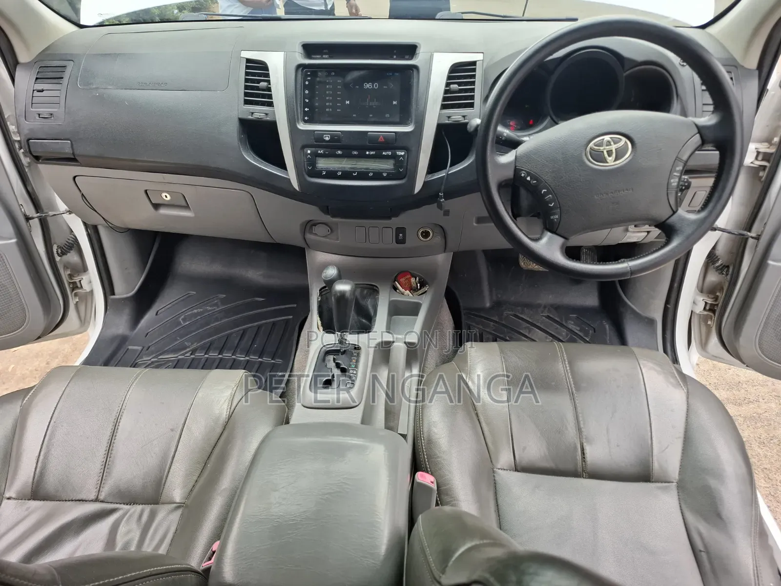 Toyota Hilux 2012 White
