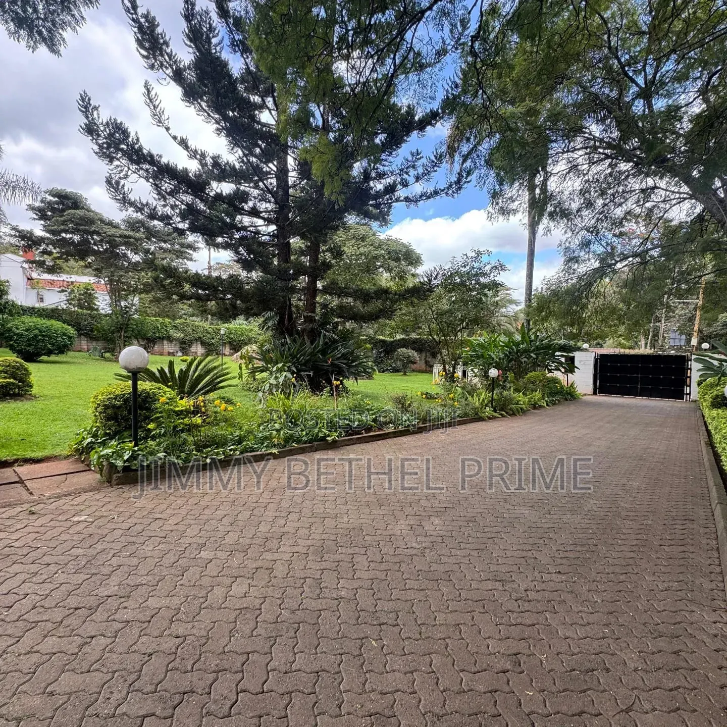 4bdrm Bungalow in Thigiri for sale