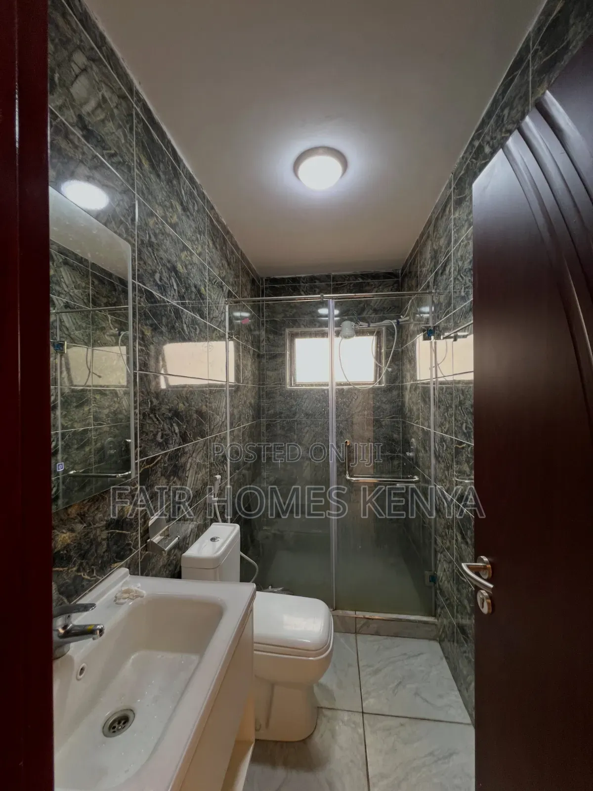 5bdrm Townhouse / Terrace in Gitanga Road, Valley Arcade for rent