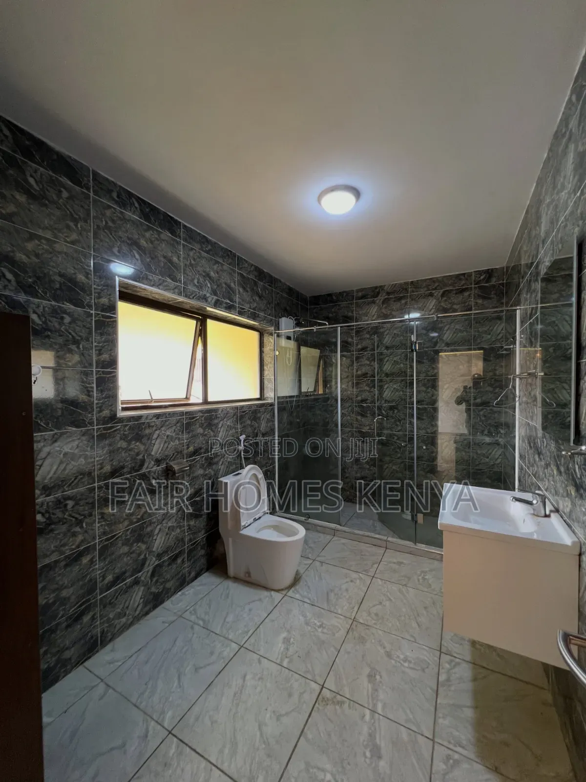 5bdrm Townhouse / Terrace in Gitanga Road, Valley Arcade for rent