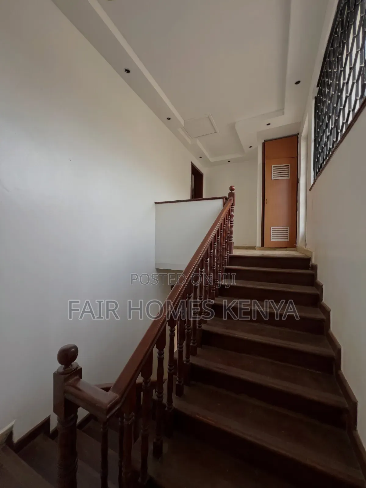 5bdrm Townhouse / Terrace in Gitanga Road, Valley Arcade for rent