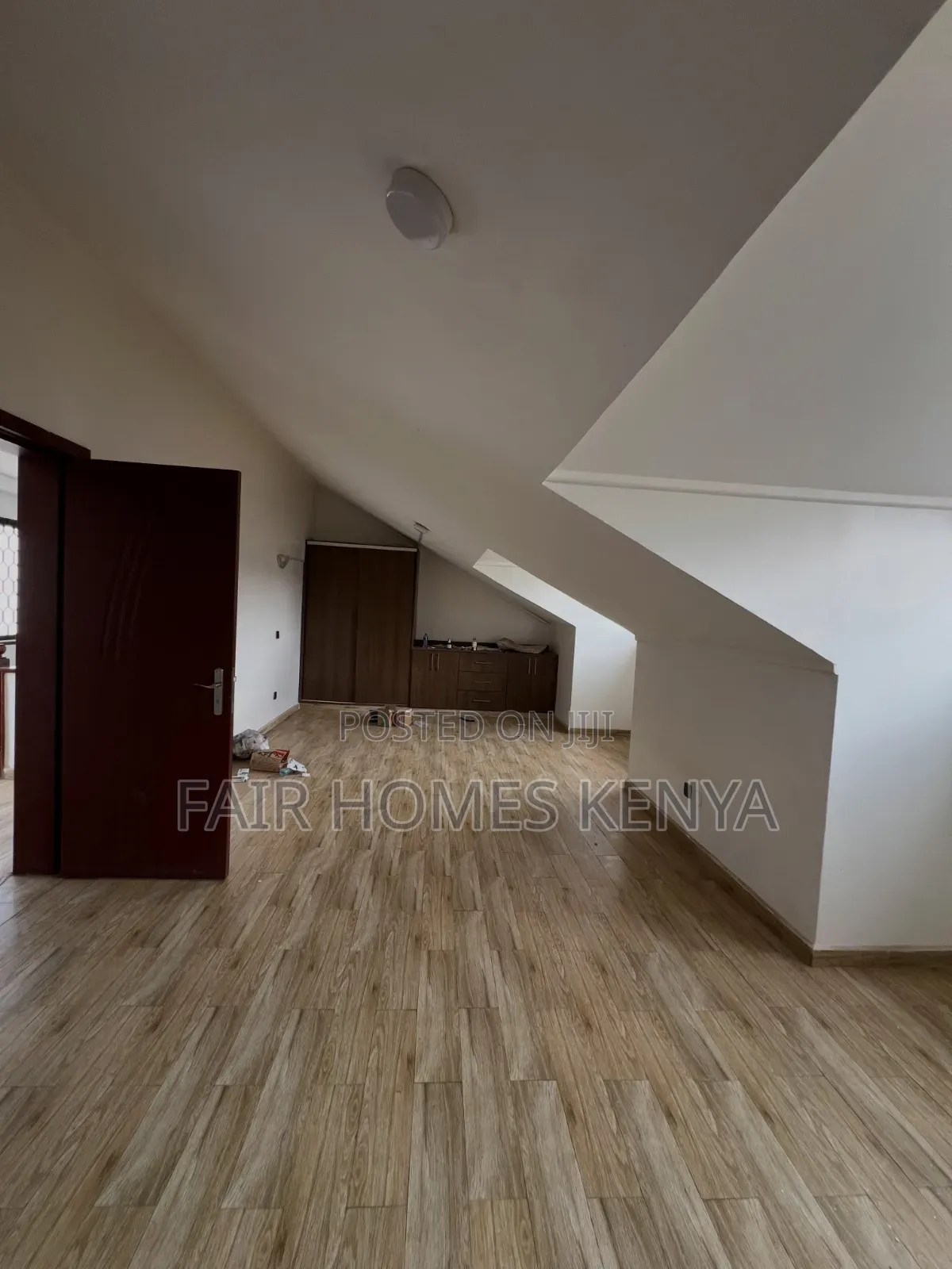 5bdrm Townhouse / Terrace in Gitanga Road, Valley Arcade for rent