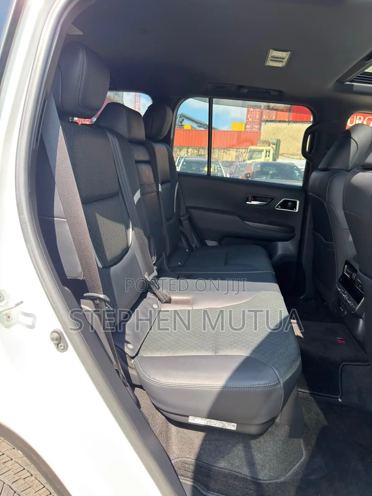 Toyota Land Cruiser LC300 2022 White