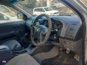 Toyota Hilux 2014 Beige