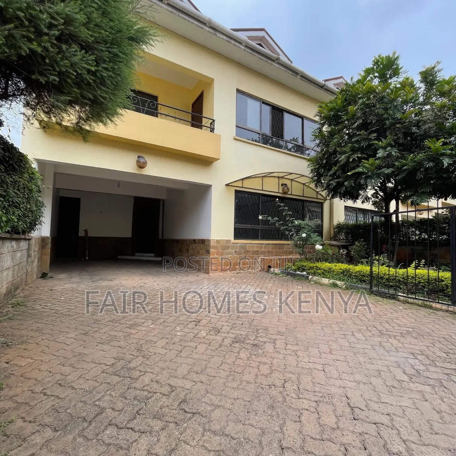 5bdrm Townhouse / Terrace in Gitanga Road, Maziwa for rent
