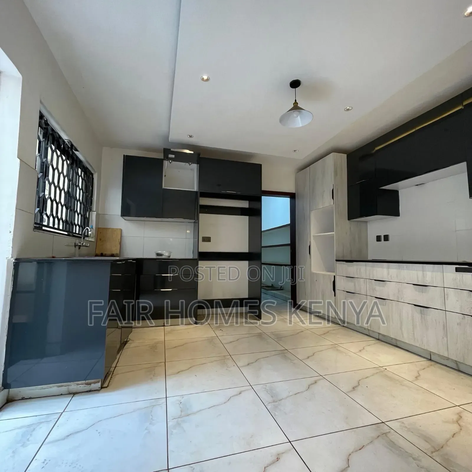 5bdrm Townhouse / Terrace in Gitanga Road, Maziwa for rent