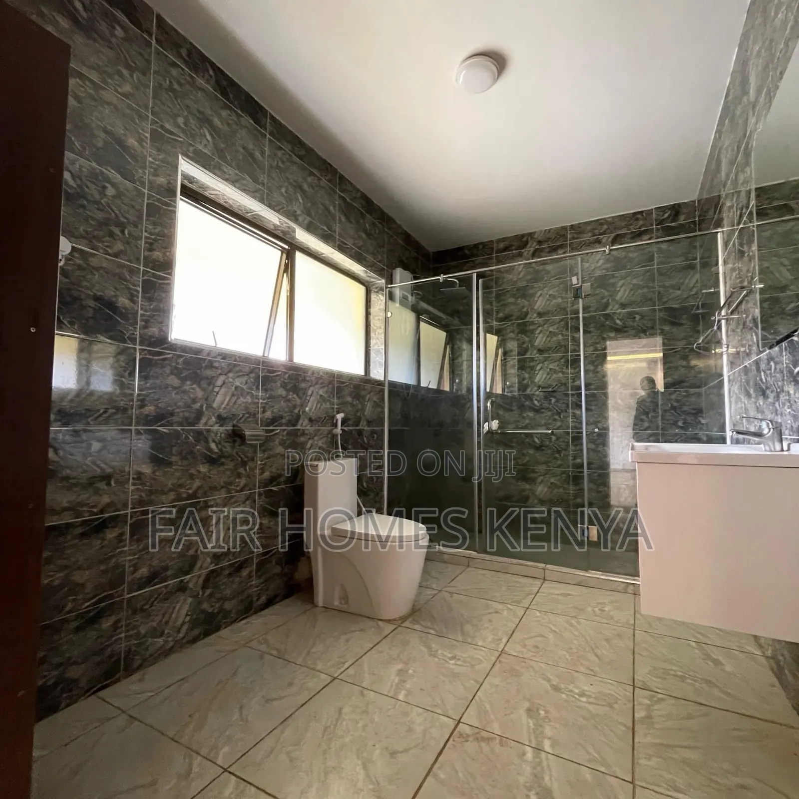 5bdrm Townhouse / Terrace in Gitanga Road, Maziwa for rent