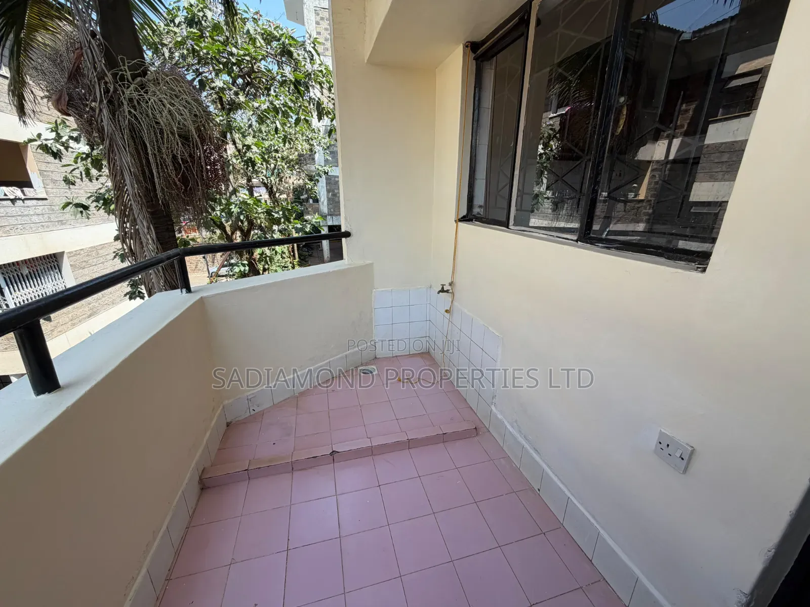 3bdrm Apartment in Raphta Road Area for rent