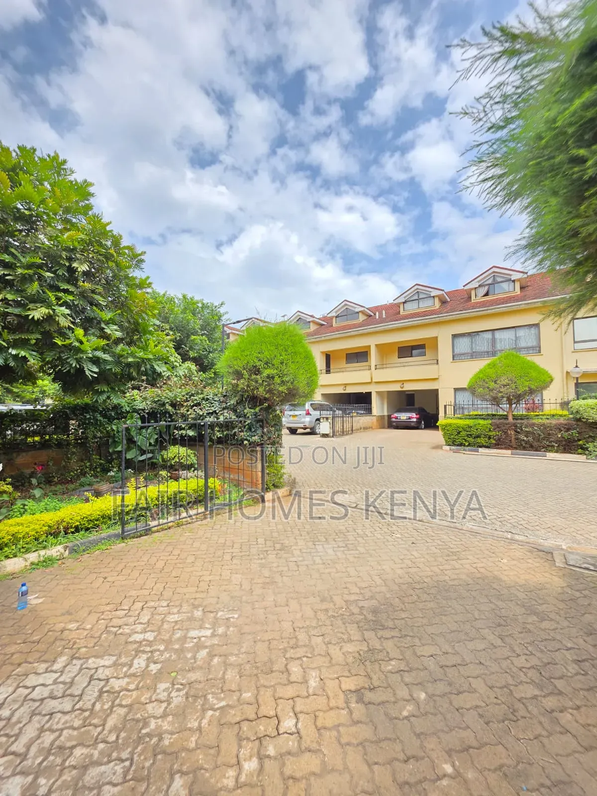 5bdrm Townhouse / Terrace in Gitanga Road, Maziwa for rent
