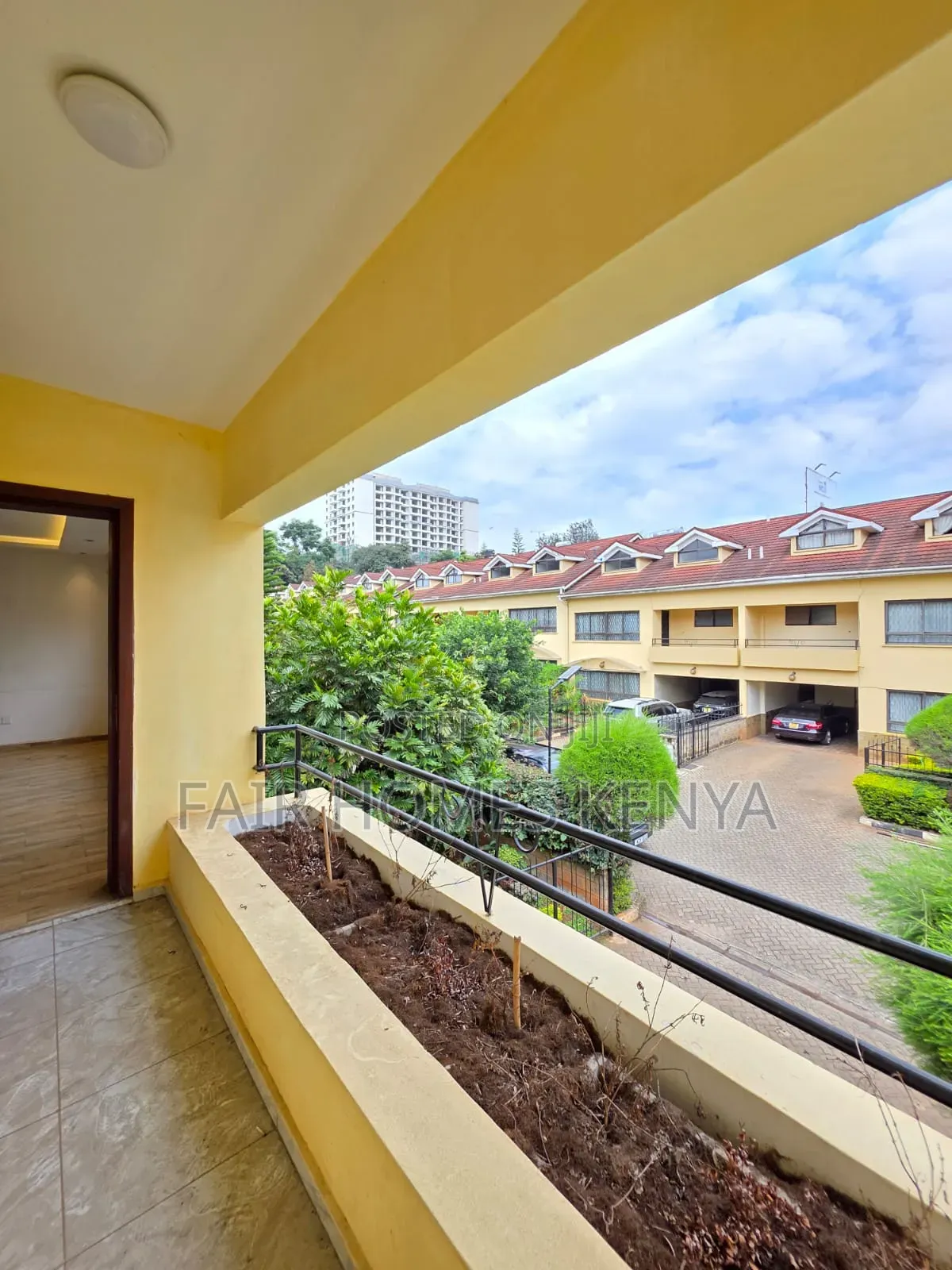 5bdrm Townhouse / Terrace in Gitanga Road, Maziwa for rent