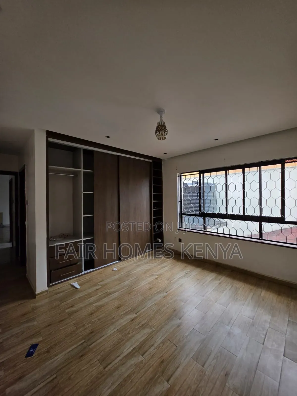 5bdrm Townhouse / Terrace in Gitanga Road, Maziwa for rent