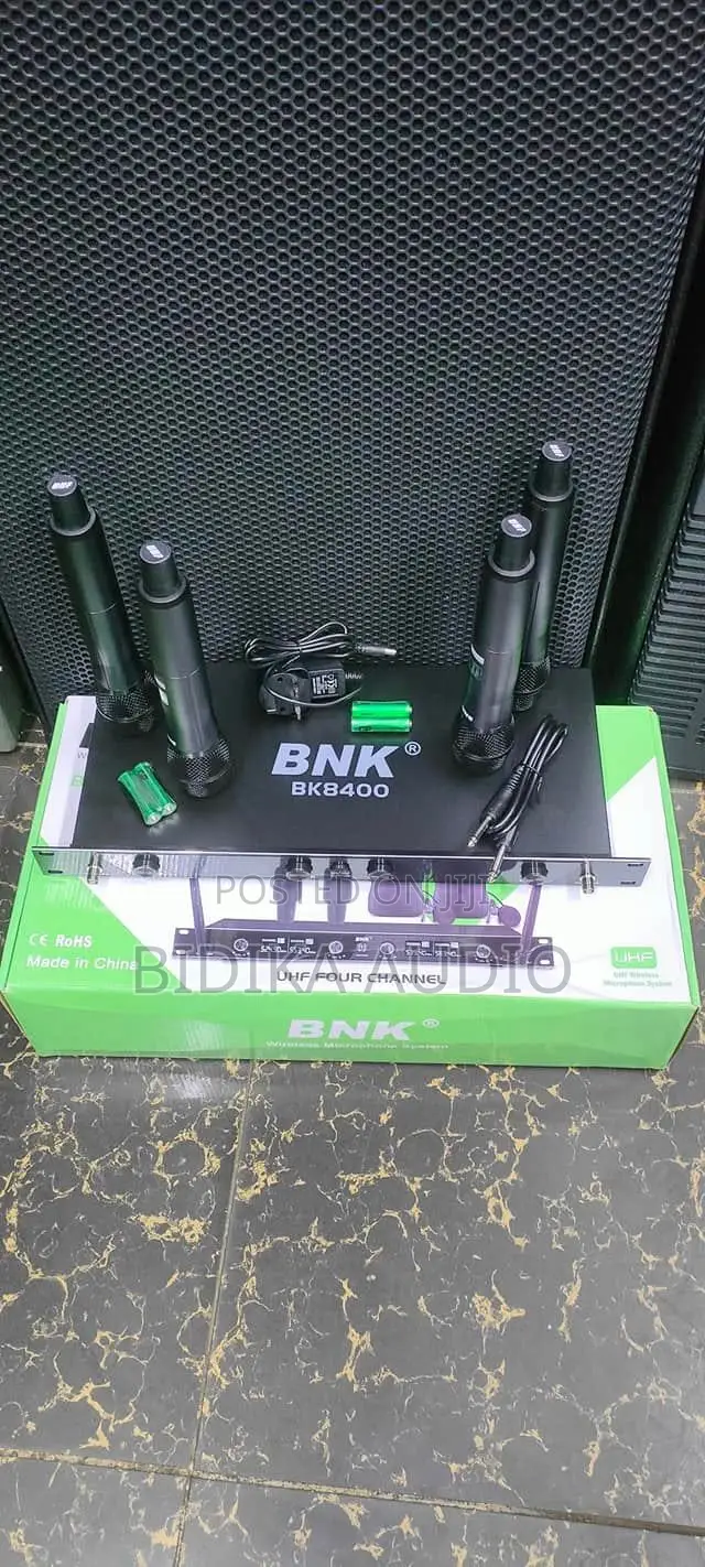BNK BK8400 4-in-1 UHF Wireless Microphone System Set