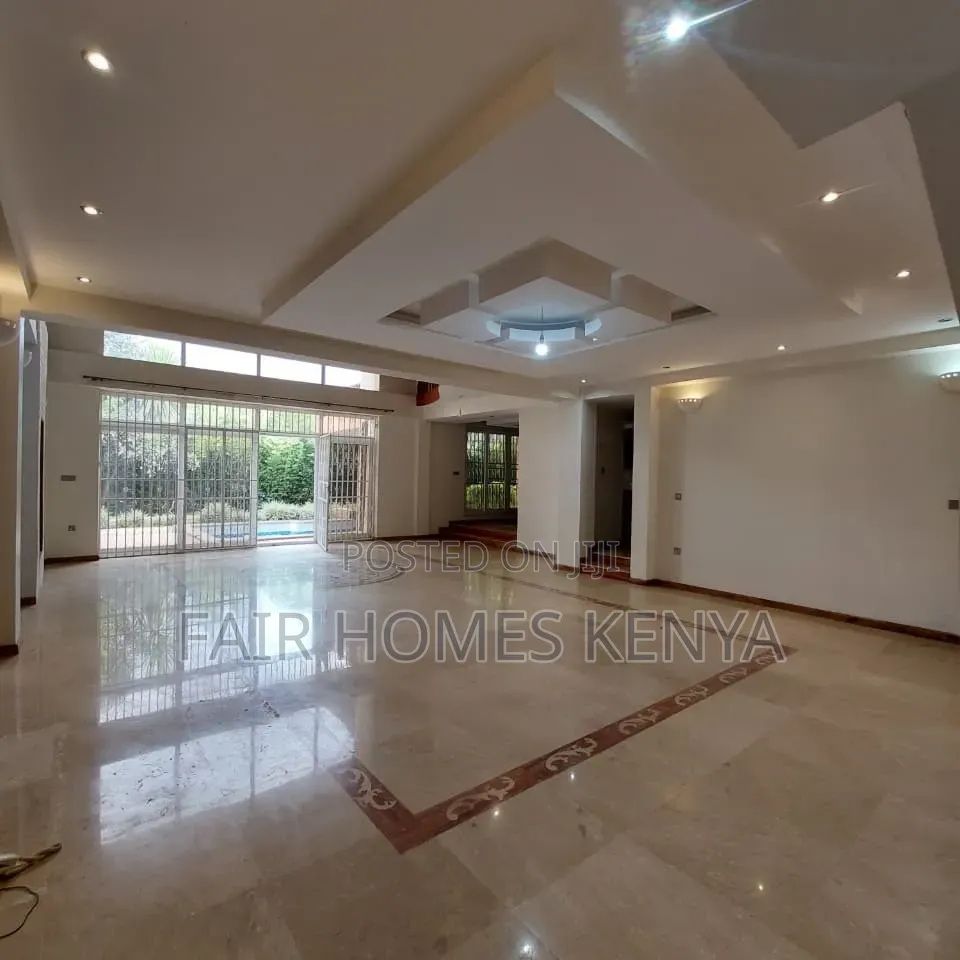 5bdrm Townhouse / Terrace in Convent Drive, Muthangari for rent