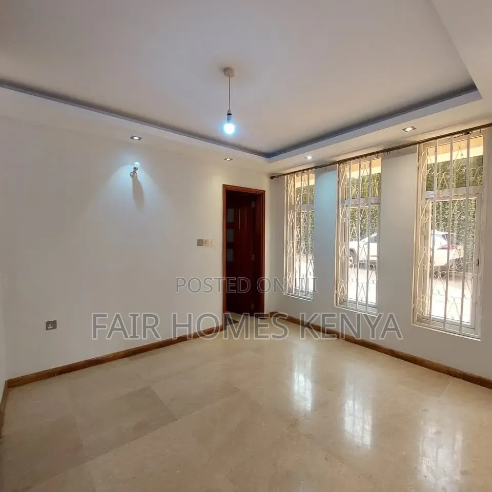 5bdrm Townhouse / Terrace in Convent Drive, Muthangari for rent