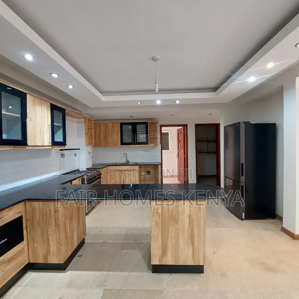 5bdrm Townhouse / Terrace in Convent Drive, Muthangari for rent