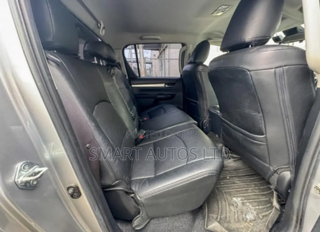 Toyota Hilux Revo Double Cab Deisel 2.4 AWD 2021 Silver