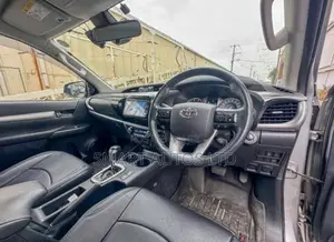 Toyota Hilux Revo Double Cab Deisel 2.4 AWD 2021 Silver