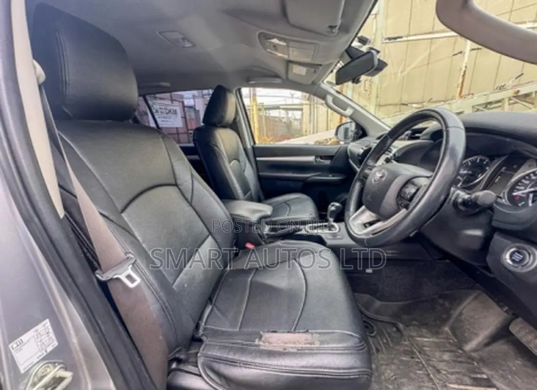 Toyota Hilux Revo Double Cab Deisel 2.4 AWD 2021 Silver