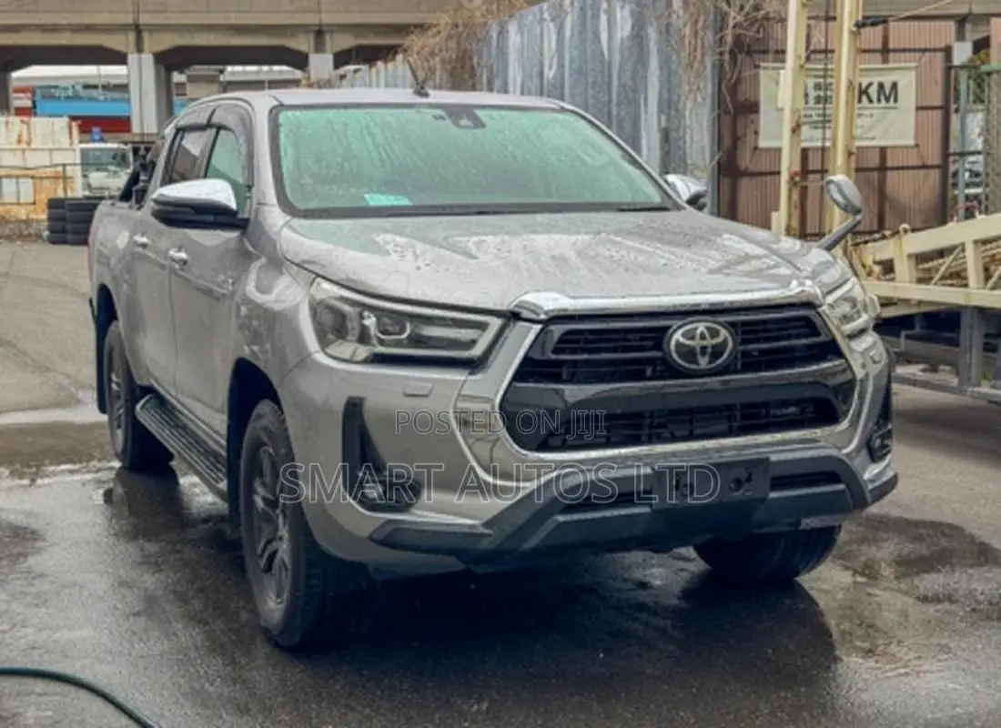 Toyota Hilux Revo Double Cab Deisel 2.4 AWD 2021 Silver
