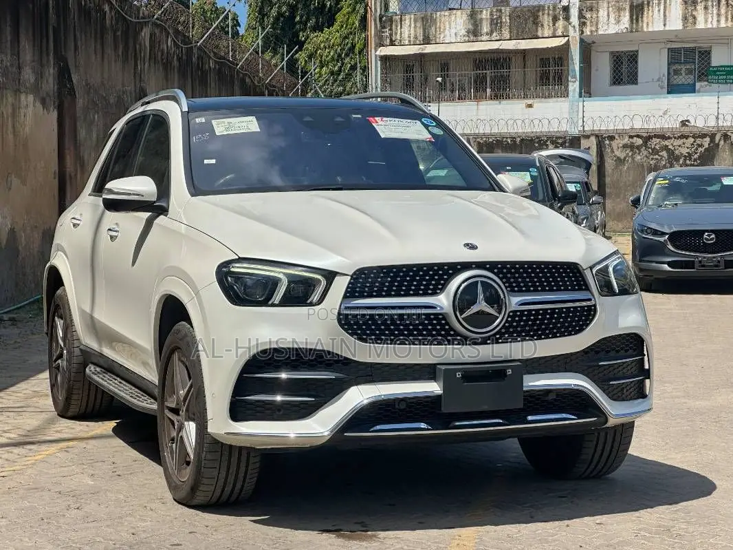 Mercedes-Benz GLE-Class GLE 400d 4MATIC 2019 Pearl