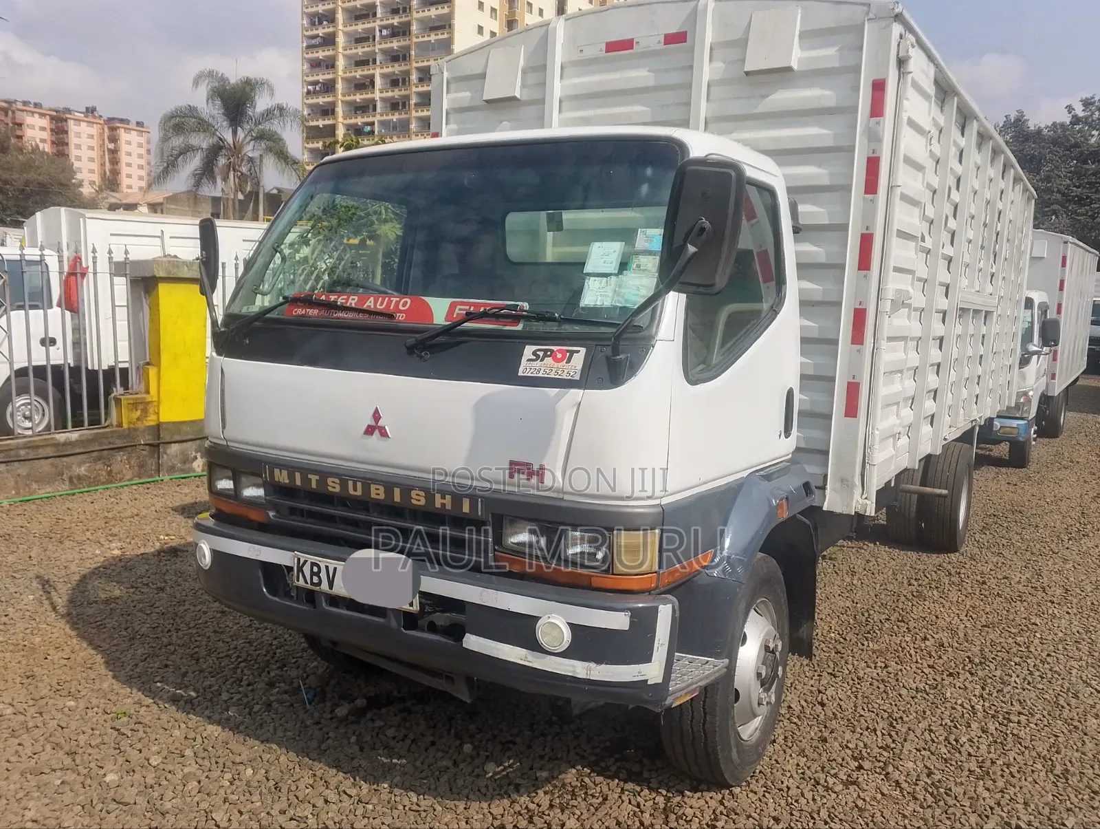 Mitsubishi FH 2012 White