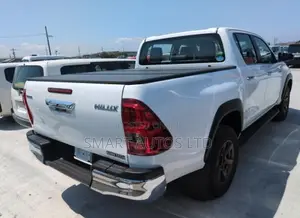 Toyota Hilux Revo Double Cab Deisel 2.4 AWD 2020 Off white