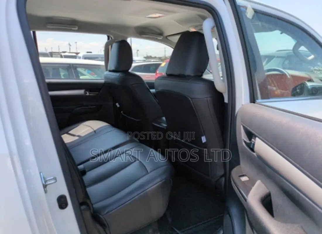 Toyota Hilux Revo Double Cab Deisel 2.4 AWD 2020 Off white