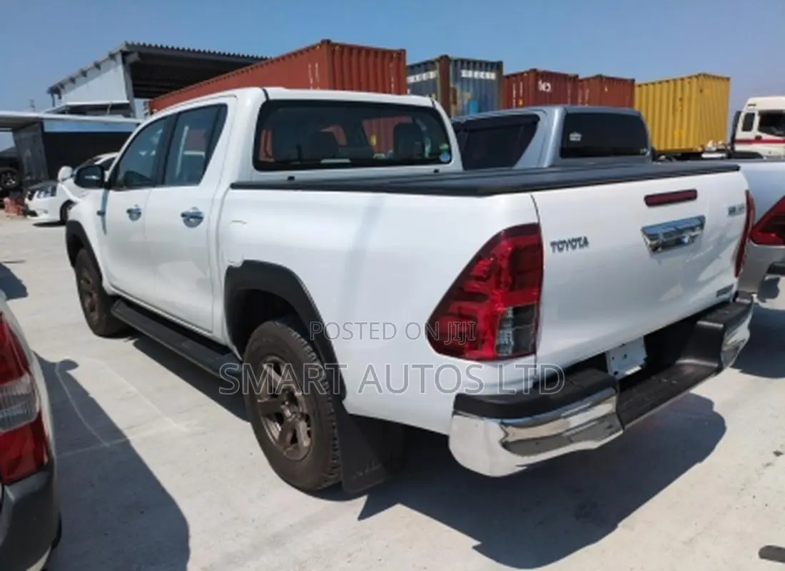 Toyota Hilux Revo Double Cab Deisel 2.4 AWD 2020 Off white