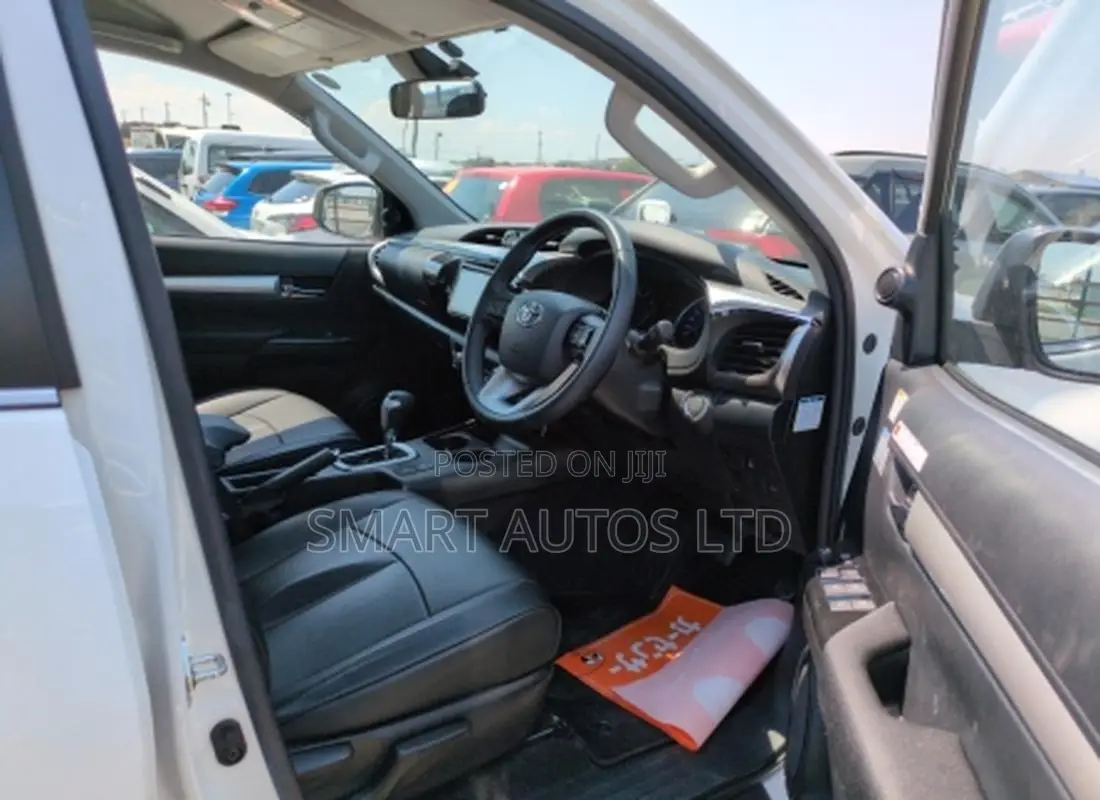 Toyota Hilux Revo Double Cab Deisel 2.4 AWD 2020 Off white
