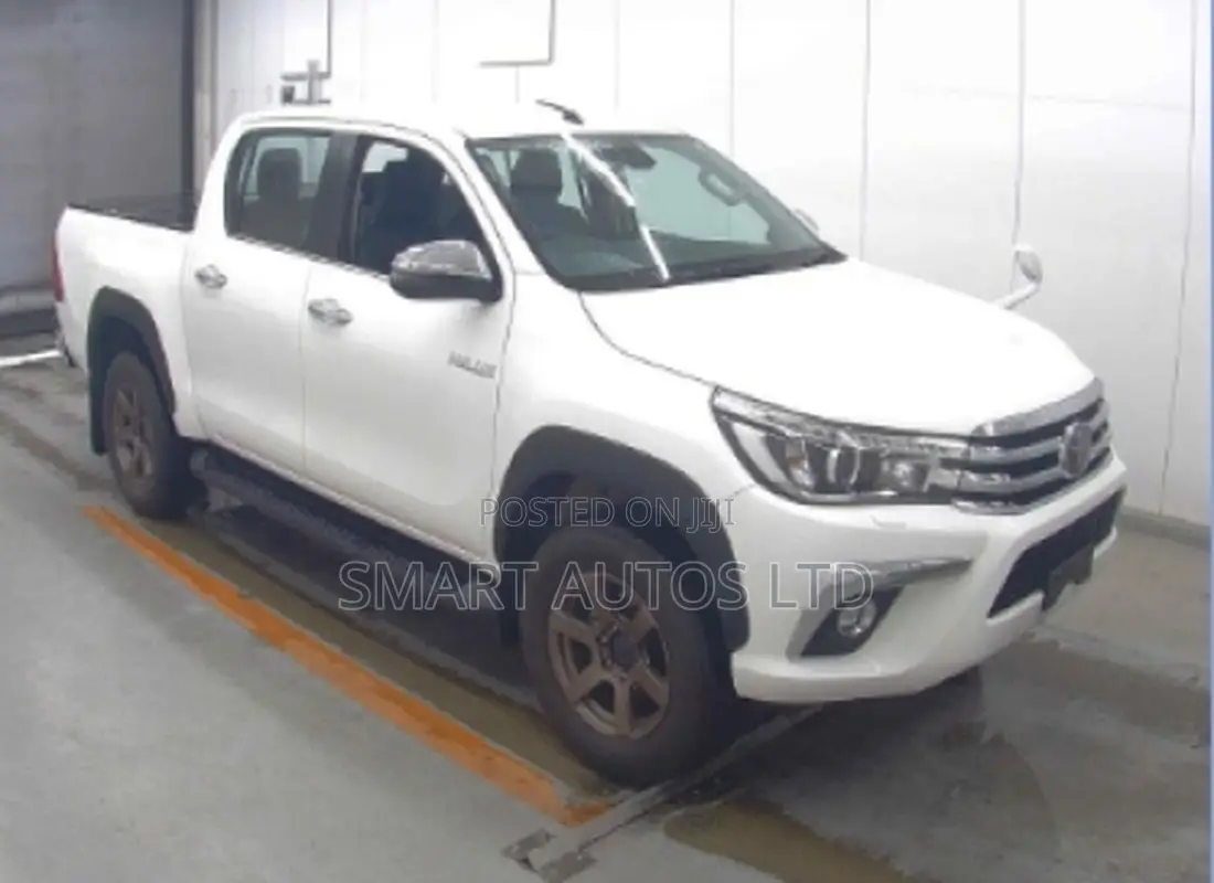 Toyota Hilux Revo Double Cab Deisel 2.4 AWD 2020 Off white