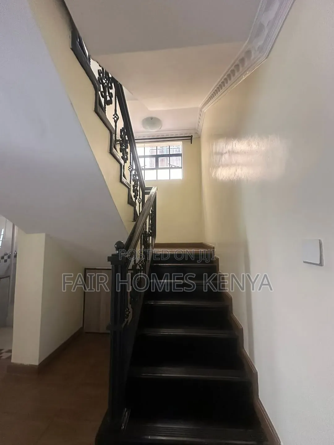 5bdrm Townhouse / Terrace in Convent Drive, Muthangari for rent