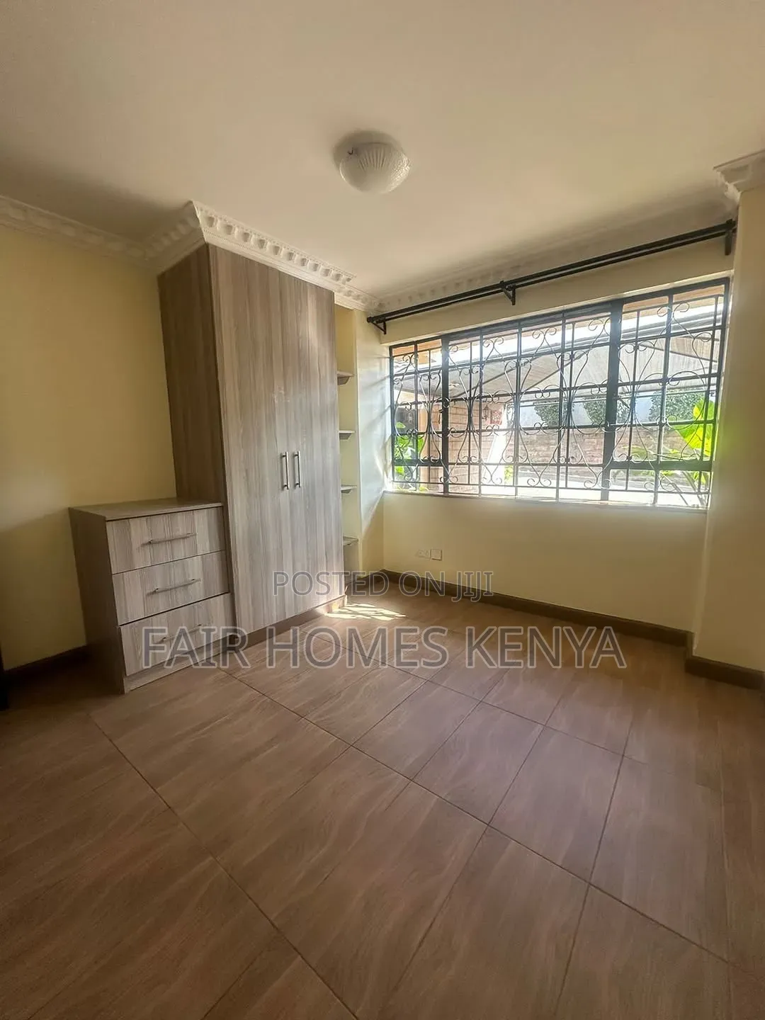 5bdrm Townhouse / Terrace in Convent Drive, Muthangari for rent