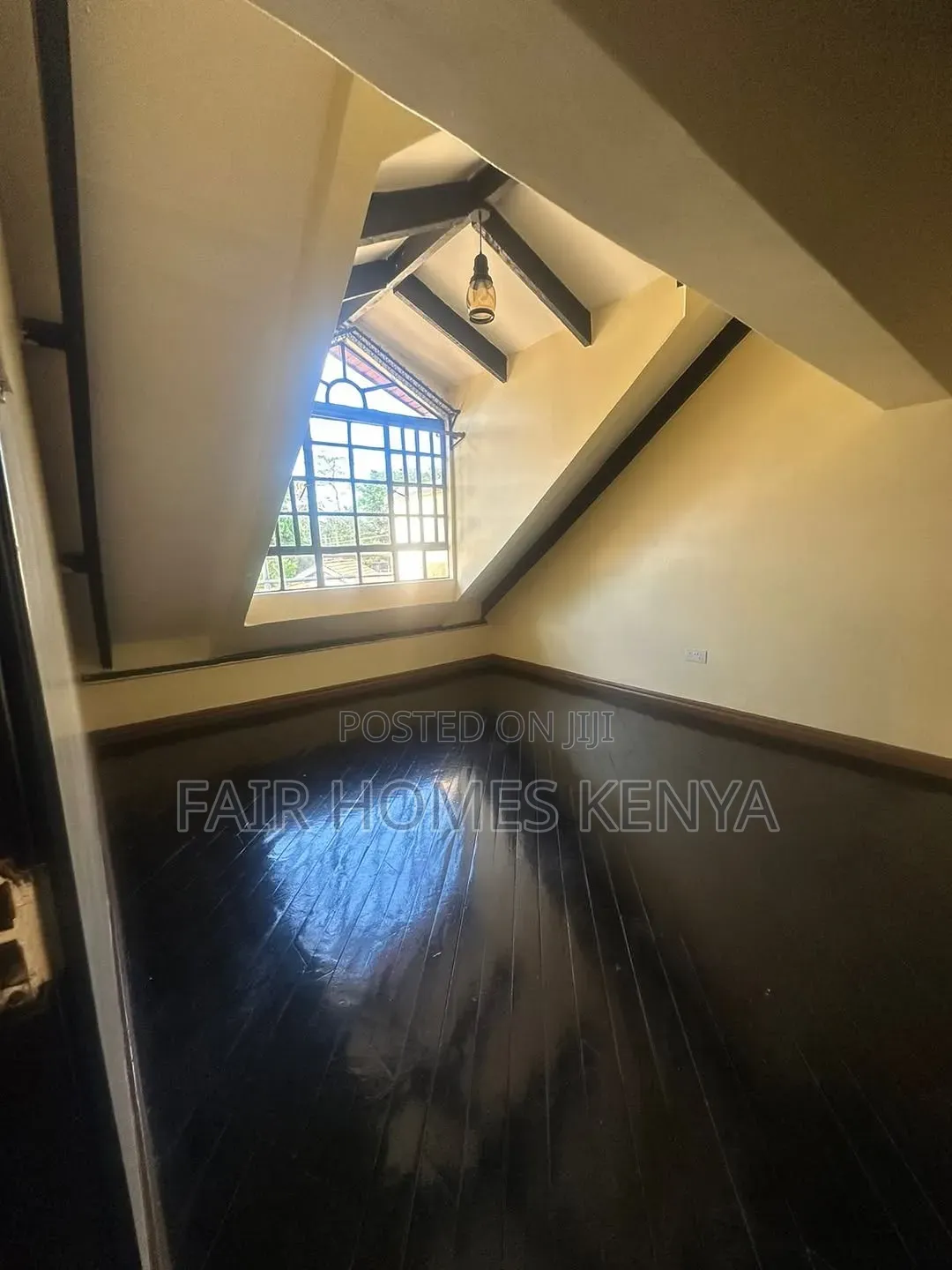 5bdrm Townhouse / Terrace in Convent Drive, Muthangari for rent