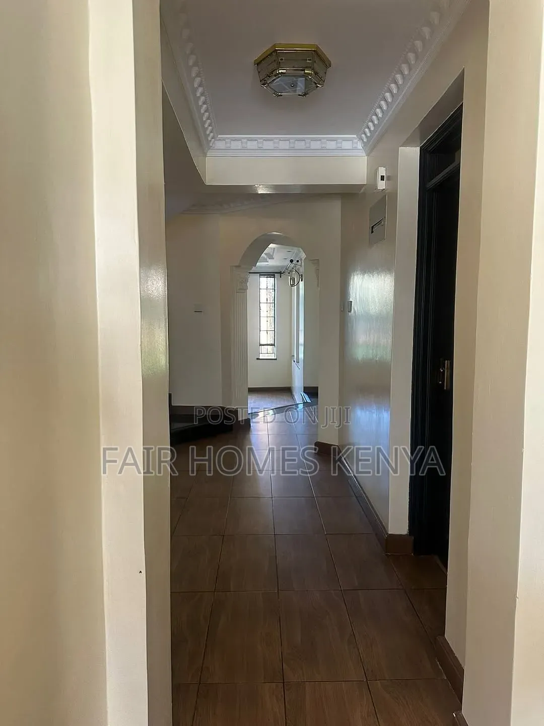 5bdrm Townhouse / Terrace in Convent Drive, Muthangari for rent