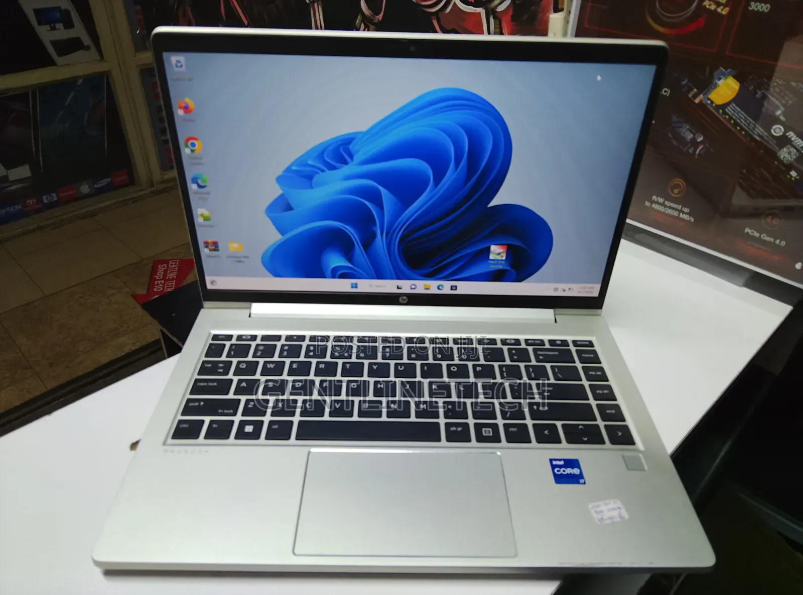 Laptop HP ProBook 440 G10 8GB Intel Core i7 SSD 256GB