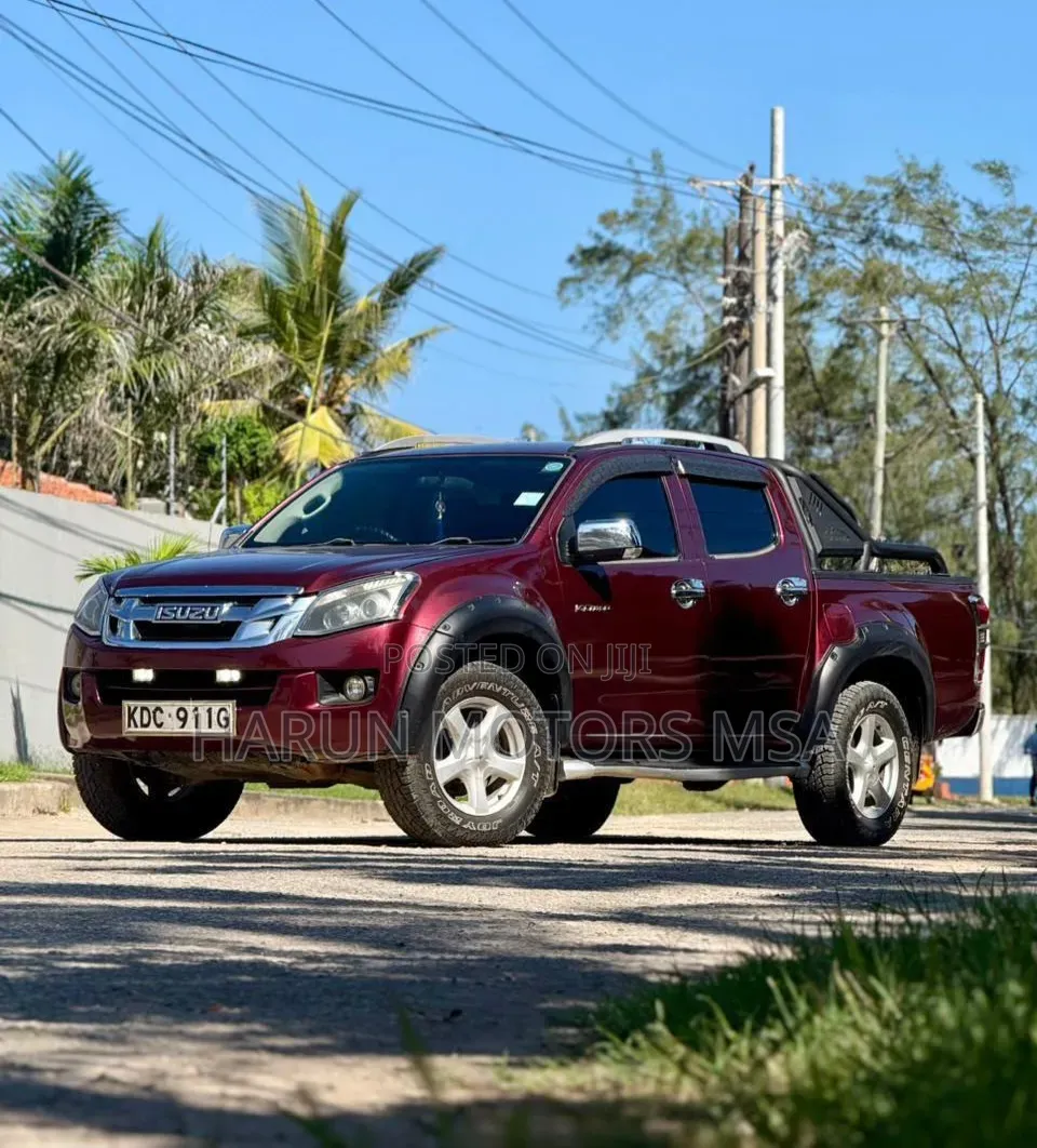 Isuzu D-MAX 2014 Maroon