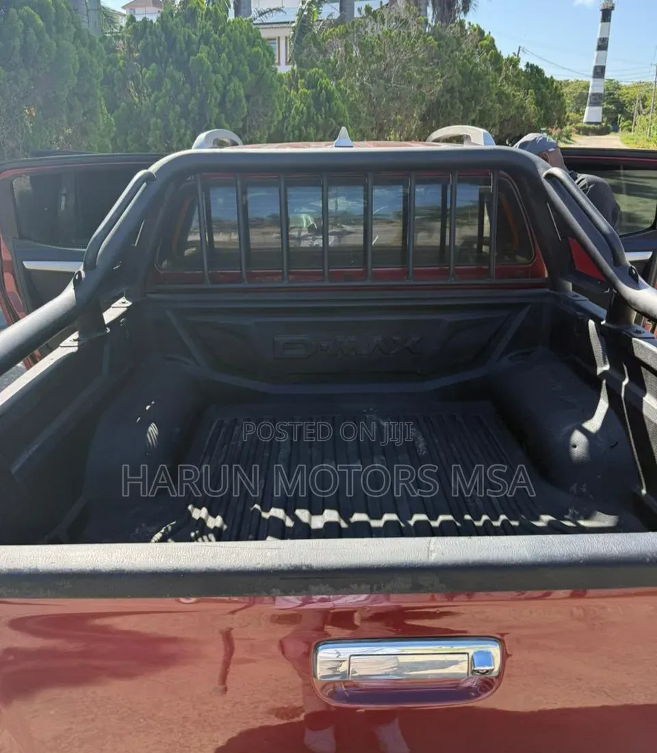 Isuzu D-MAX 2014 Maroon
