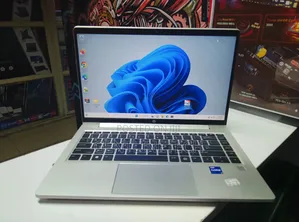 Laptop HP ProBook 440 G10 8GB Intel Core i7 SSD 256GB