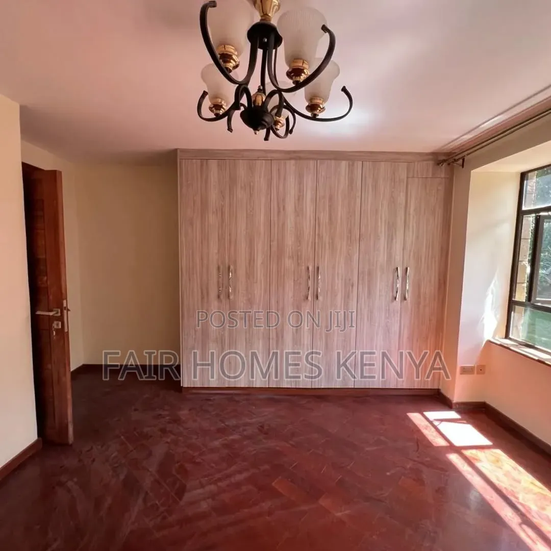 5bdrm Townhouse / Terrace in Convent Drive, Muthangari for rent