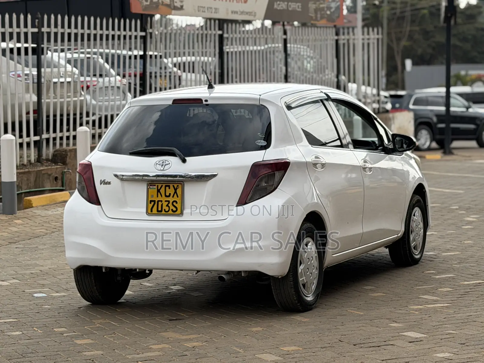 Toyota Vitz 2013 White
