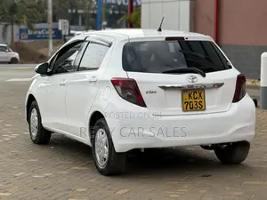 Toyota Vitz 2013 White