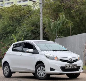 Toyota Vitz 2013 White