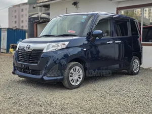 Toyota Roomy 2019 Blue