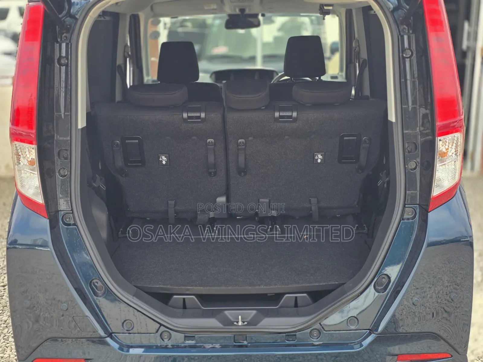 Toyota Roomy 2019 Blue