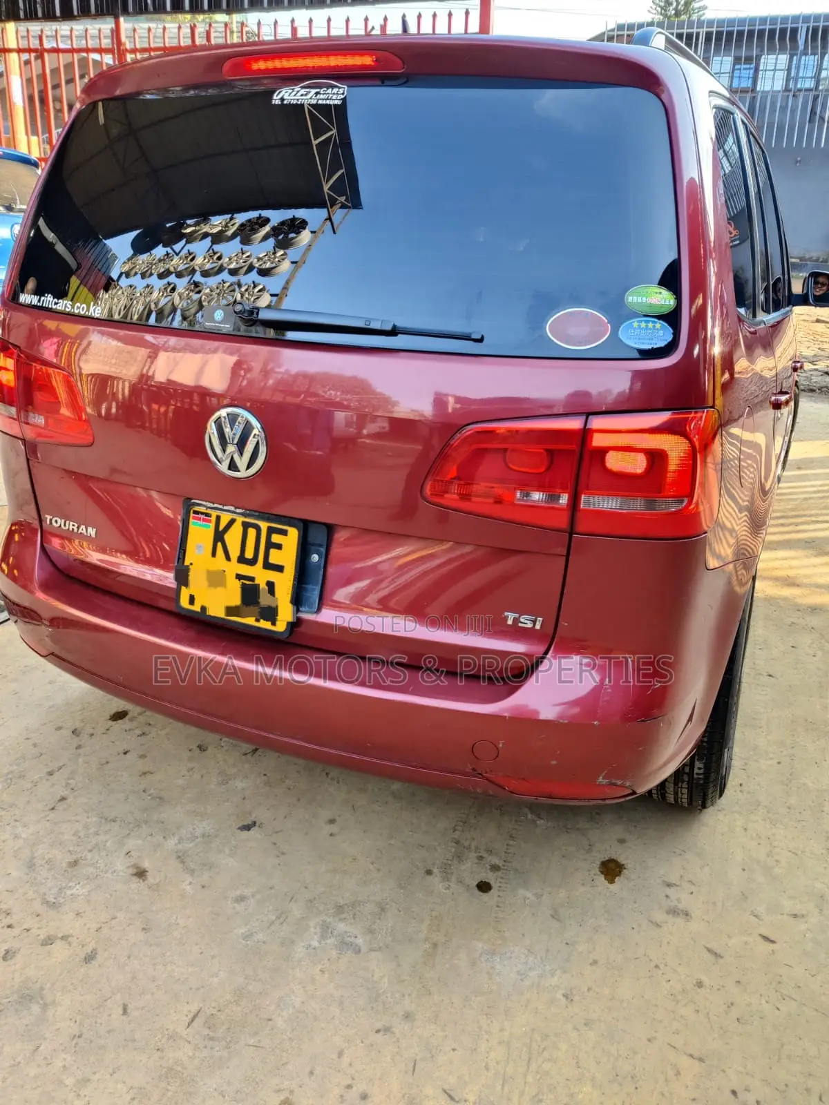 Volkswagen Touran 2014 Red